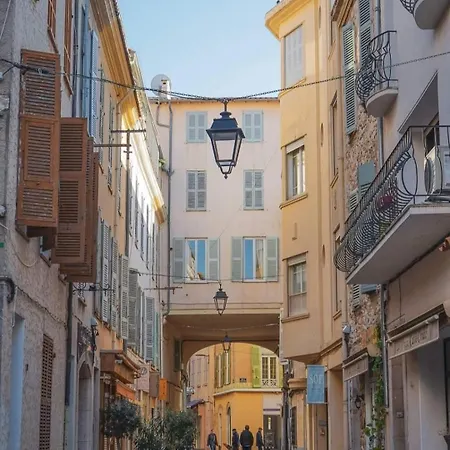 Newly Renovated With Old Charm *