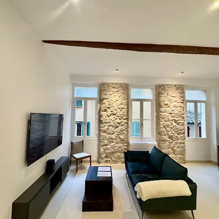 Newly Renovated With Old Charm Appartement